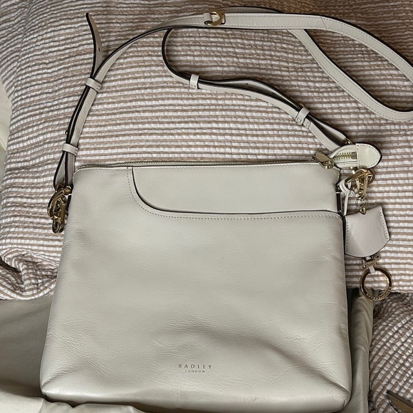 RADLEY LONDON Handbags - Radley London Elegant Cream Crossbody Bag